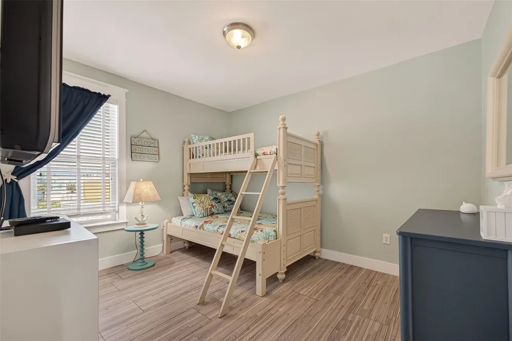 4211 Pointe West Drive #203 Galveston, TX 77554