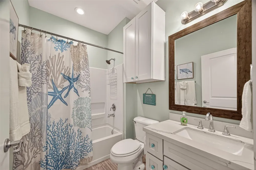 4211 Pointe West Drive #203 Galveston, TX 77554