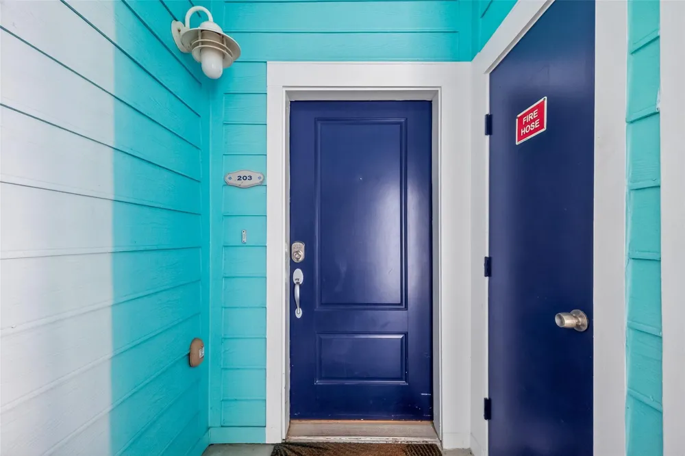 4211 Pointe West Drive #203 Galveston, TX 77554