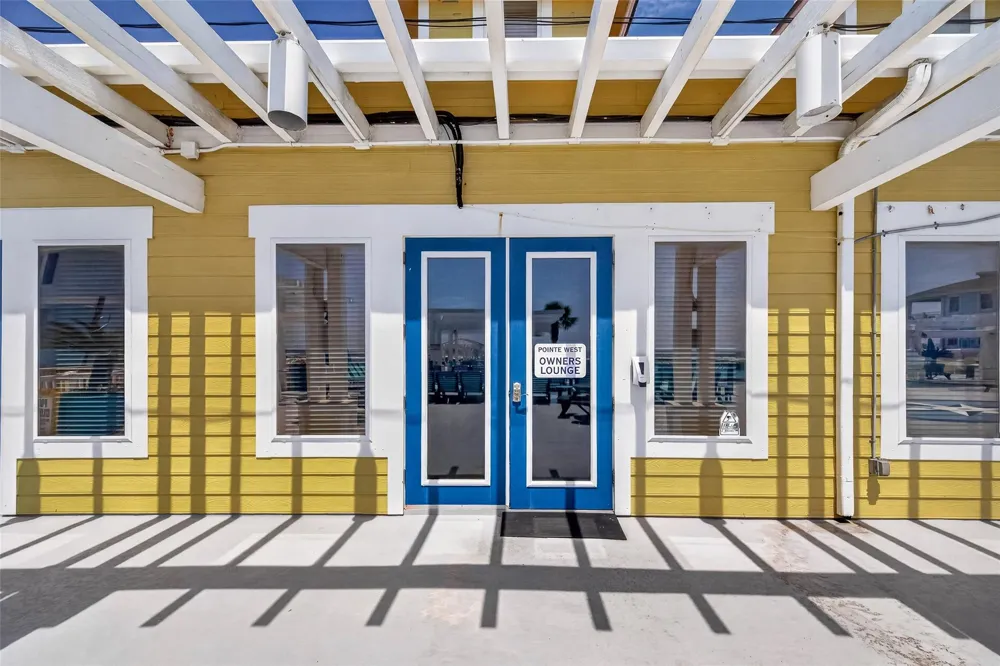 4211 Pointe West Drive #203 Galveston, TX 77554