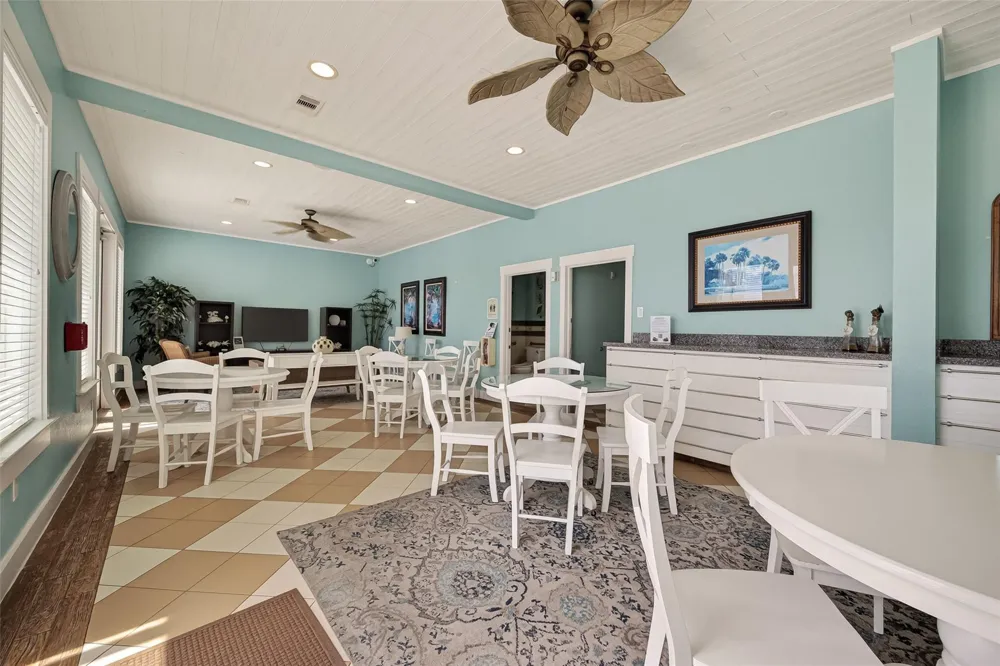 4211 Pointe West Drive #203 Galveston, TX 77554