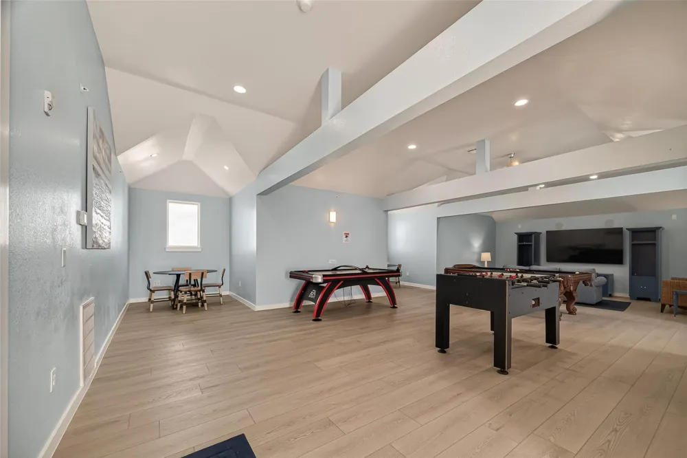 4211 Pointe West Drive #203 Galveston, TX 77554