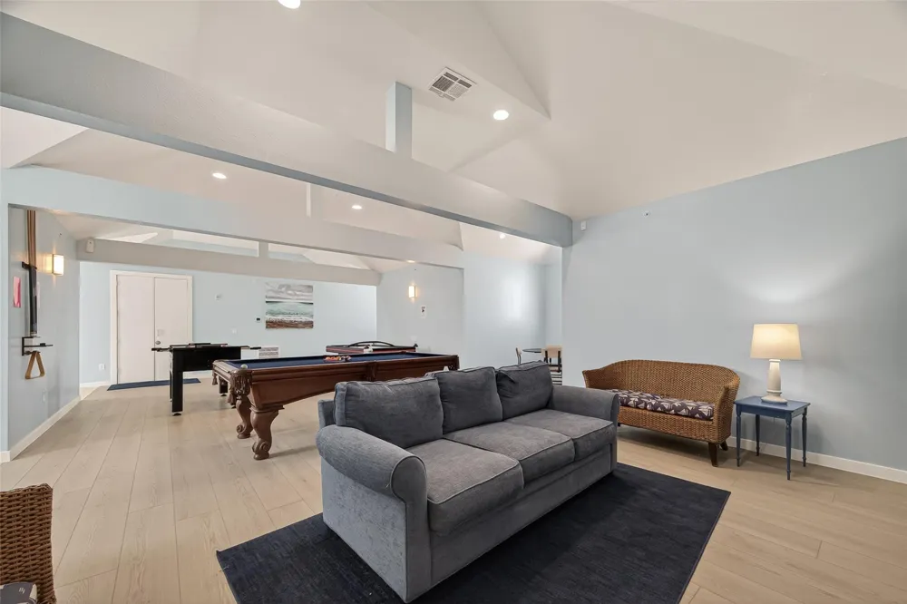 4211 Pointe West Drive #203 Galveston, TX 77554
