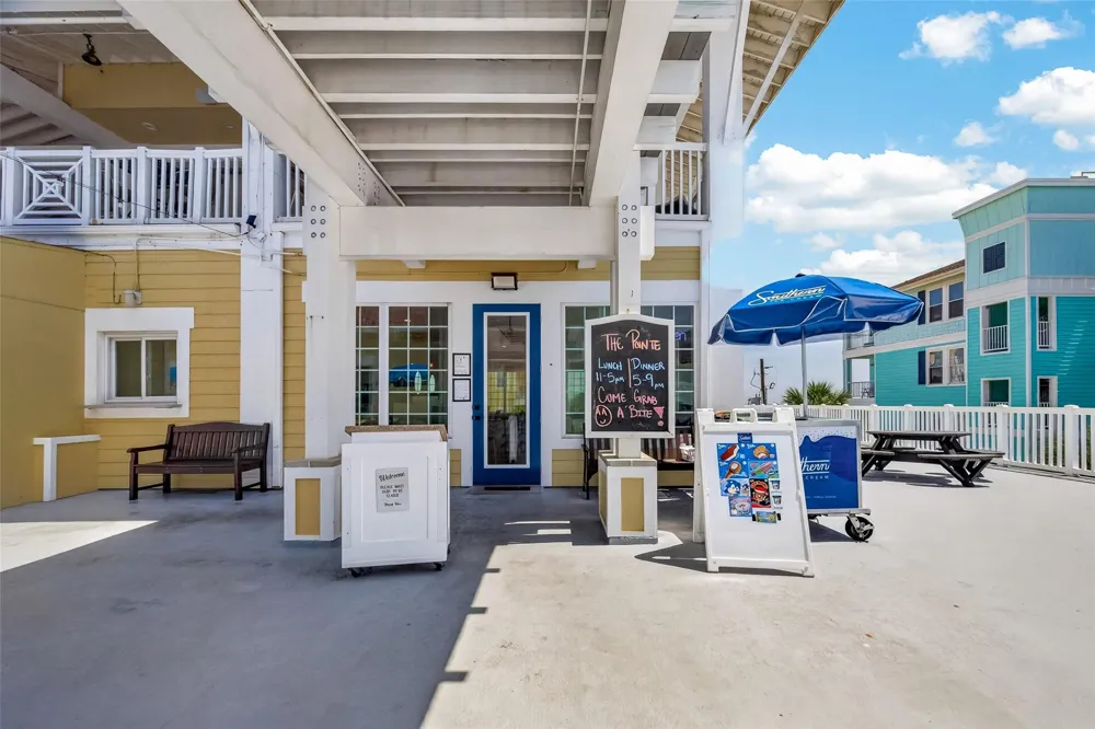 4211 Pointe West Drive #203 Galveston, TX 77554