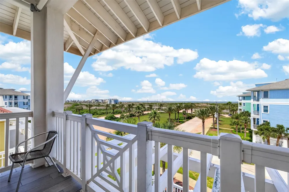 4211 Pointe West Drive #203 Galveston, TX 77554