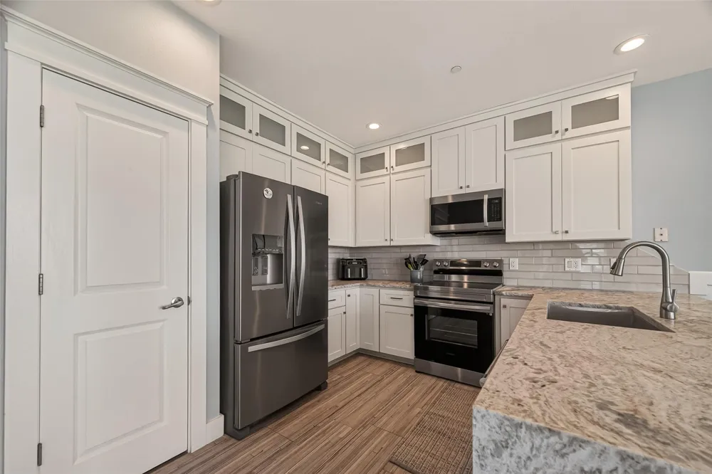 4211 Pointe West Drive #203 Galveston, TX 77554