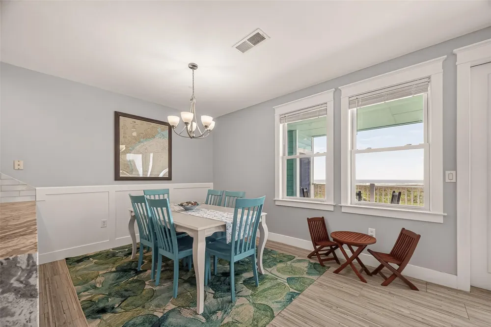 4211 Pointe West Drive #203 Galveston, TX 77554
