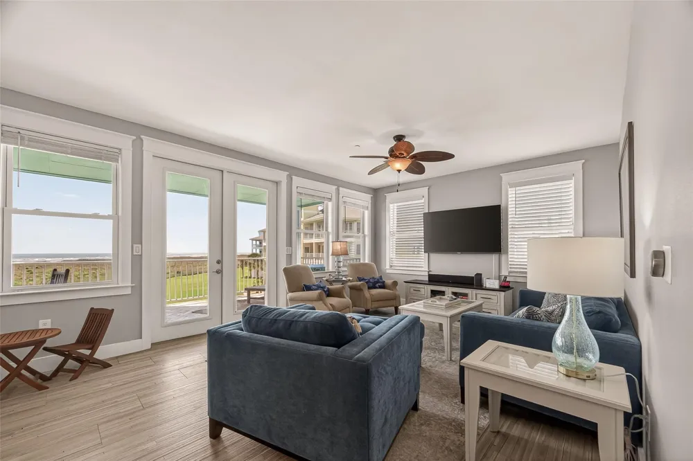 4211 Pointe West Drive #203 Galveston, TX 77554