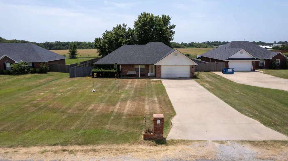 183 Summit Circle Durant, OK 74701