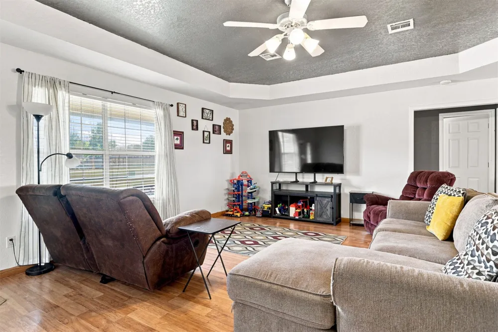 183 Summit Circle Durant, OK 74701
