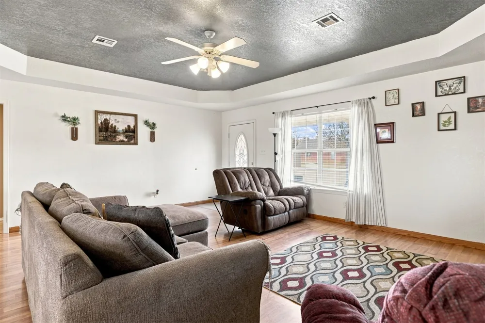 183 Summit Circle Durant, OK 74701