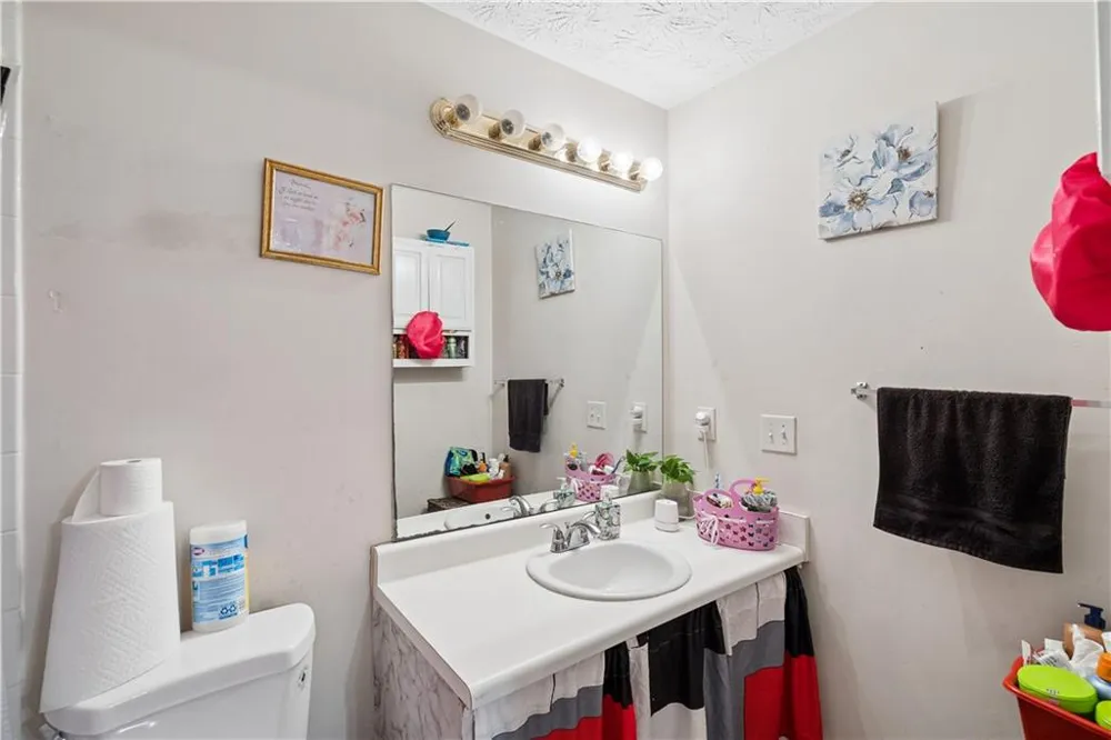 60 Victoria Boulevard Oxford, GA 30054