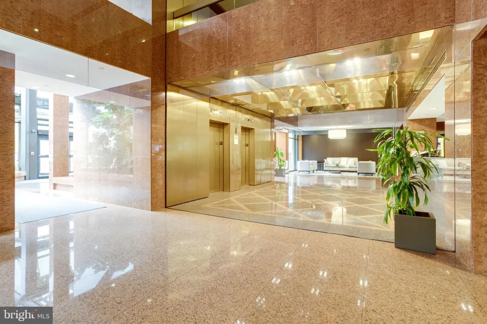 1530 KEY BOULEVARD #219 Arlington, VA 22209