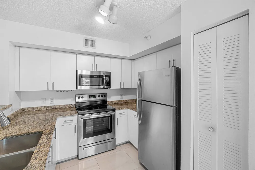 131 Yacht Club Way #307 Hypoluxo, FL 33462