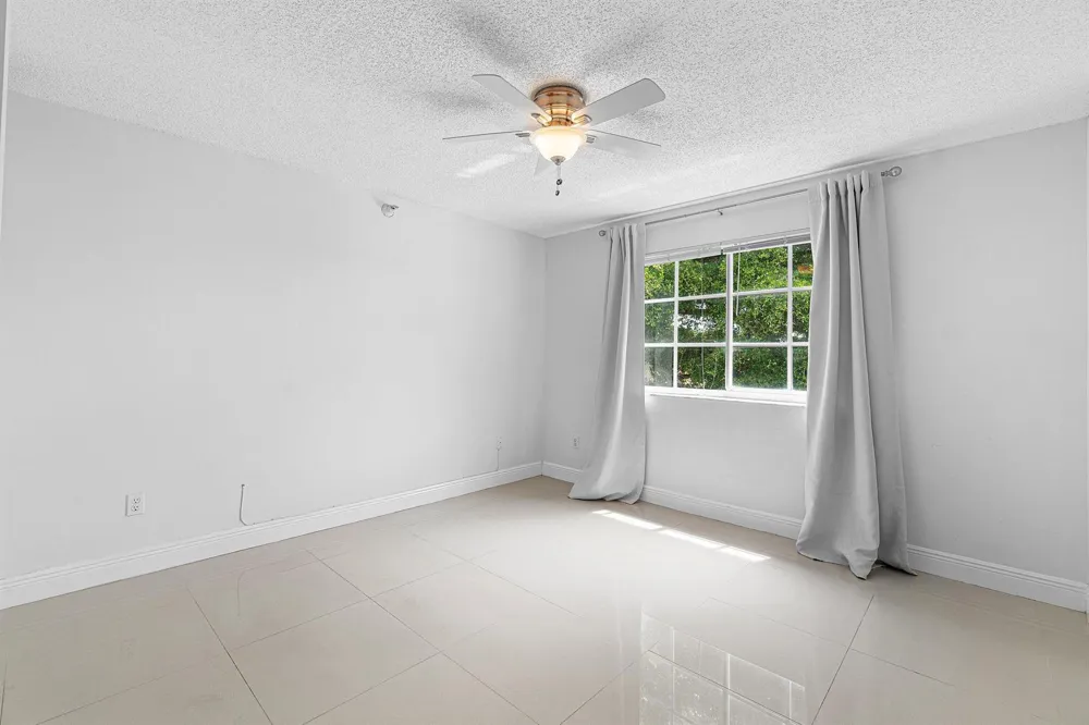 131 Yacht Club Way #307 Hypoluxo, FL 33462