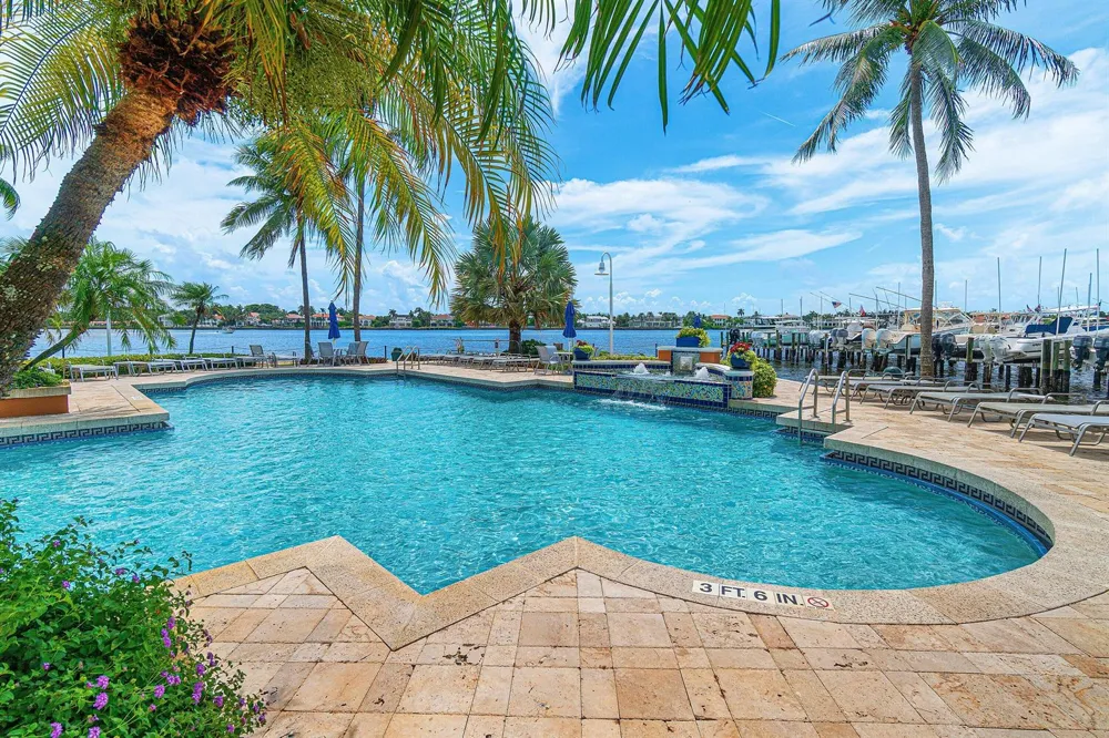 131 Yacht Club Way #307 Hypoluxo, FL 33462