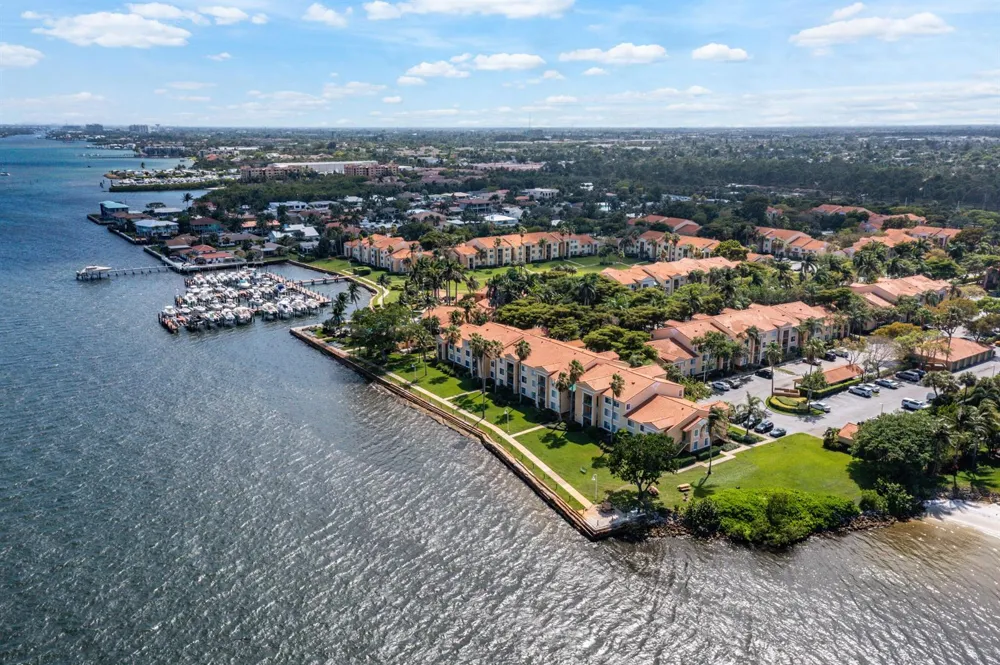 131 Yacht Club Way #307 Hypoluxo, FL 33462