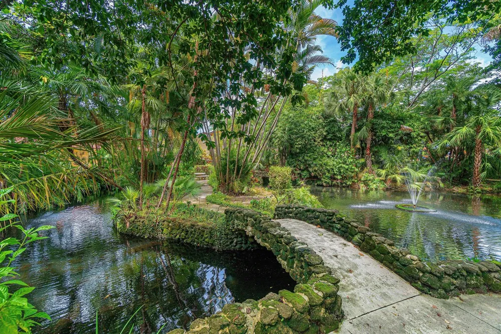 131 Yacht Club Way #307 Hypoluxo, FL 33462