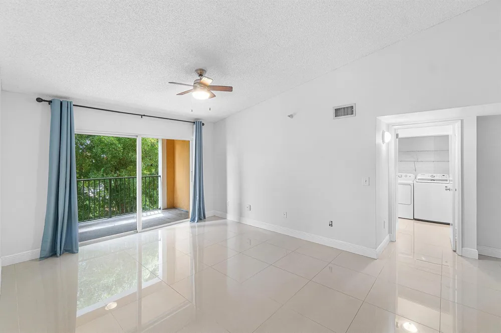131 Yacht Club Way #307 Hypoluxo, FL 33462