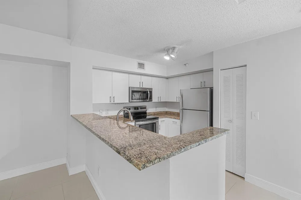 131 Yacht Club Way #307 Hypoluxo, FL 33462