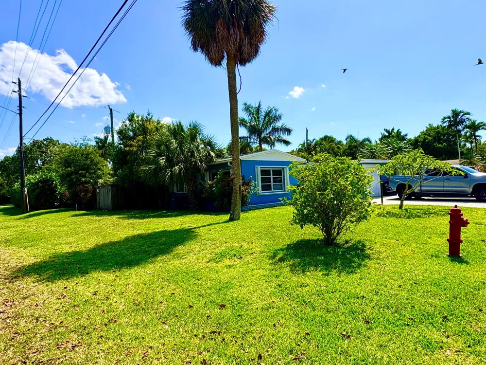 1200 SW 21ST STREET Fort Lauderdale, FL 33315