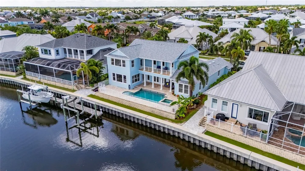 715 ISLEBAY DRIVE Apollo Beach, FL 33572