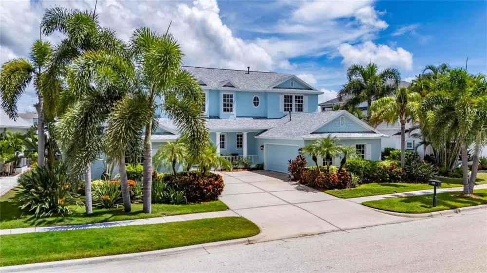 715 ISLEBAY DRIVE Apollo Beach, FL 33572