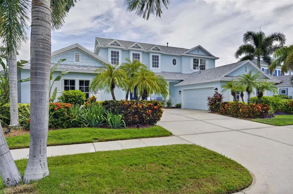 715 ISLEBAY DRIVE Apollo Beach, FL 33572
