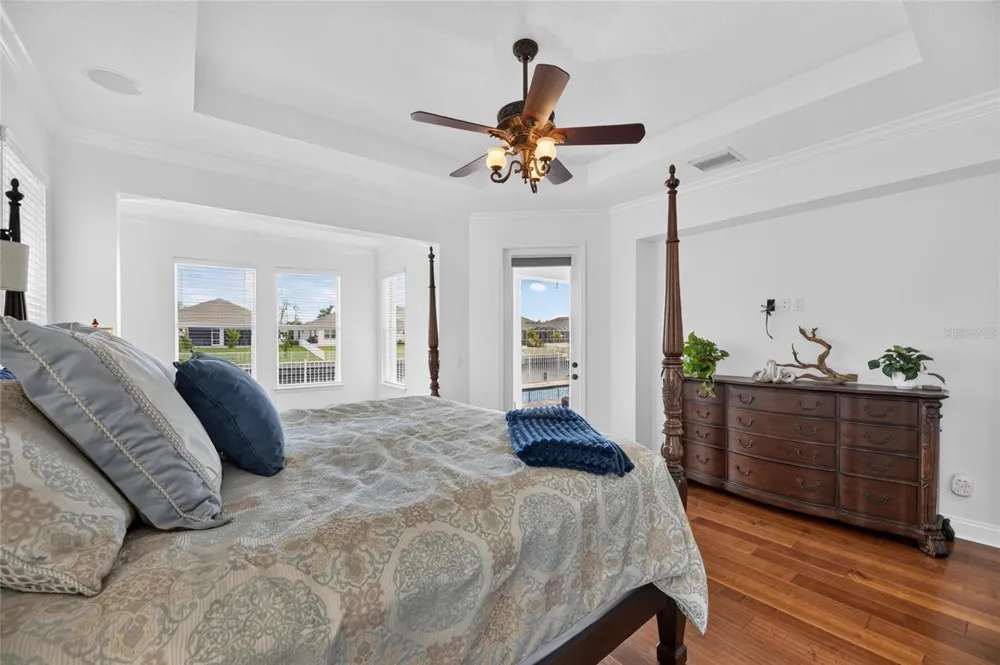 715 ISLEBAY DRIVE Apollo Beach, FL 33572