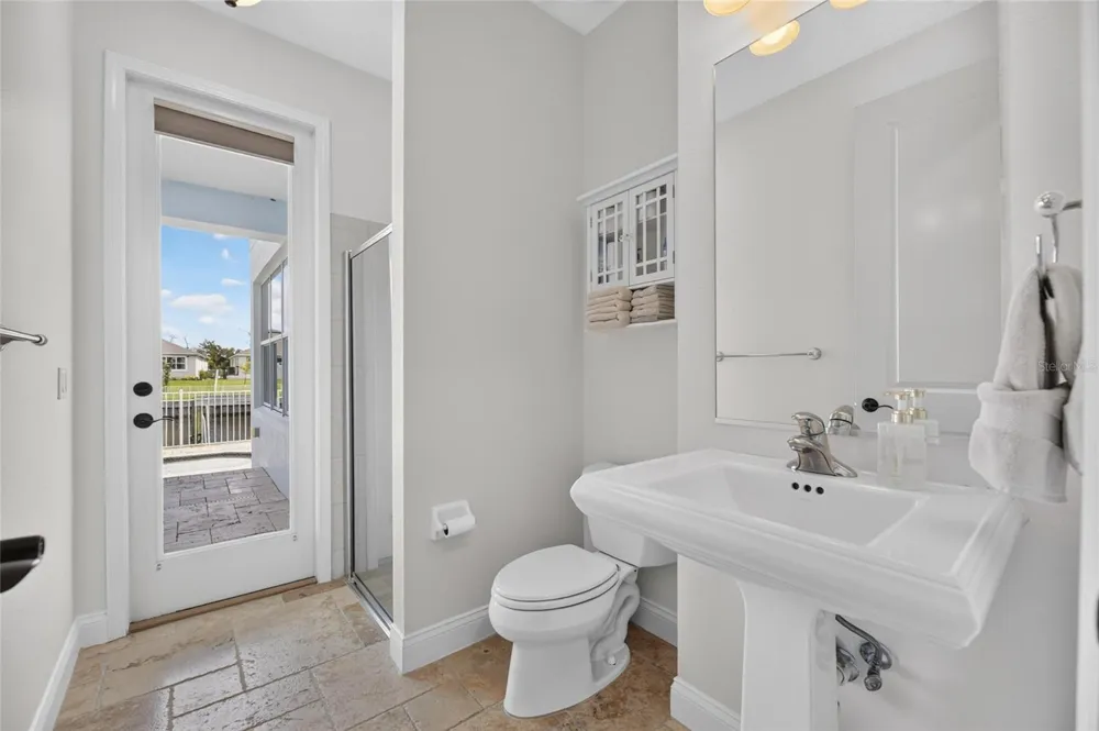 715 ISLEBAY DRIVE Apollo Beach, FL 33572