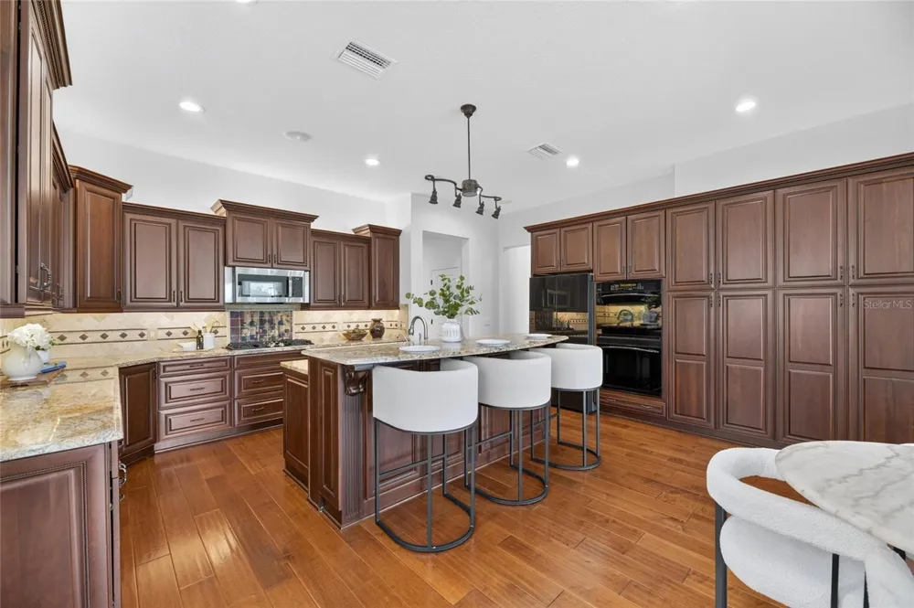 715 ISLEBAY DRIVE Apollo Beach, FL 33572