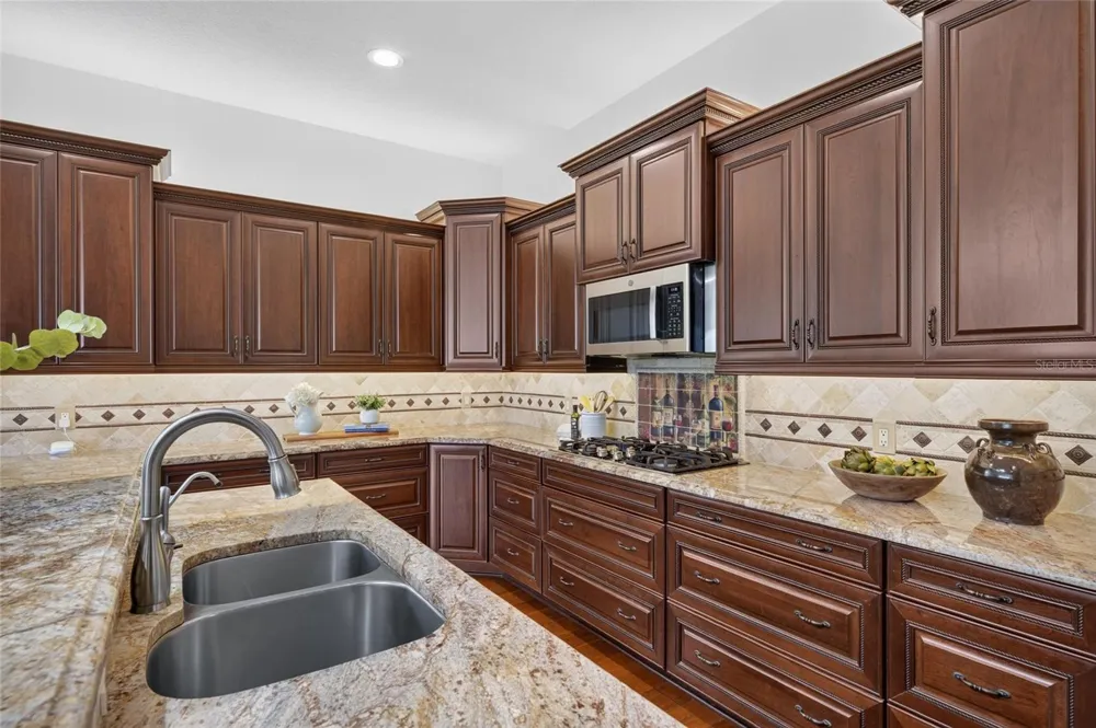 715 ISLEBAY DRIVE Apollo Beach, FL 33572