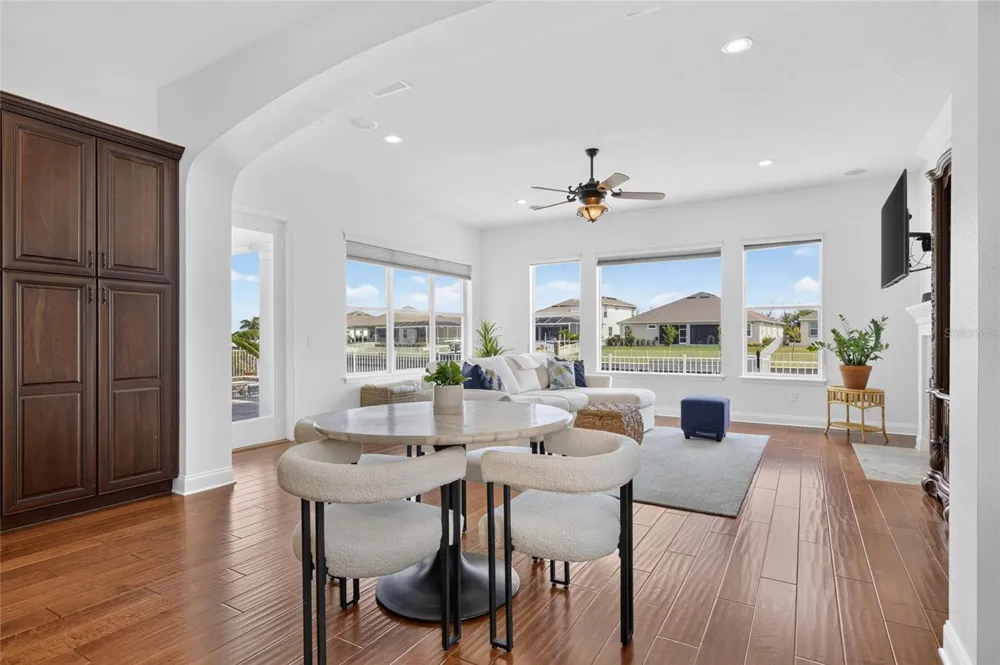 715 ISLEBAY DRIVE Apollo Beach, FL 33572