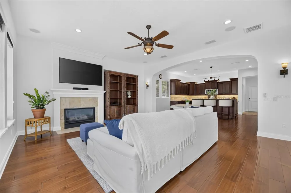 715 ISLEBAY DRIVE Apollo Beach, FL 33572