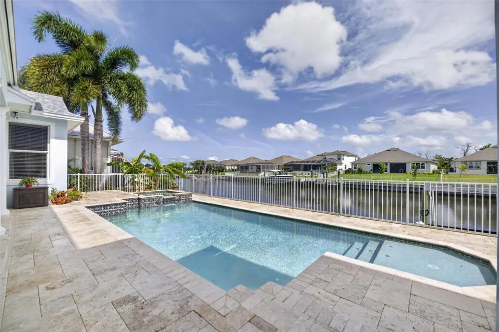 715 ISLEBAY DRIVE Apollo Beach, FL 33572