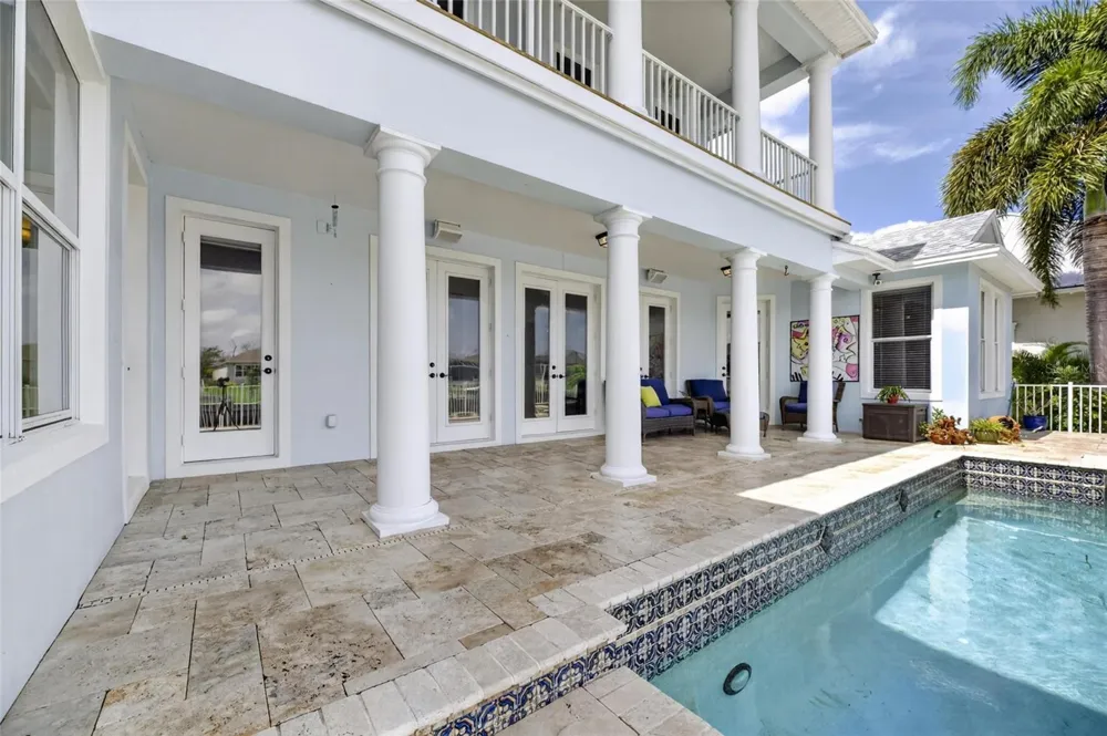 715 ISLEBAY DRIVE Apollo Beach, FL 33572