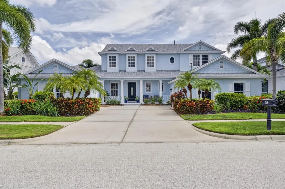 715 ISLEBAY DRIVE Apollo Beach, FL 33572