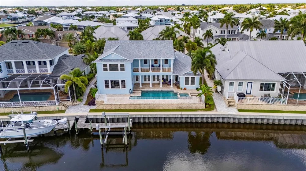 715 ISLEBAY DRIVE Apollo Beach, FL 33572