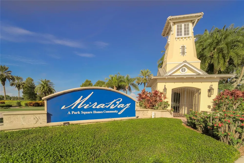 715 ISLEBAY DRIVE Apollo Beach, FL 33572