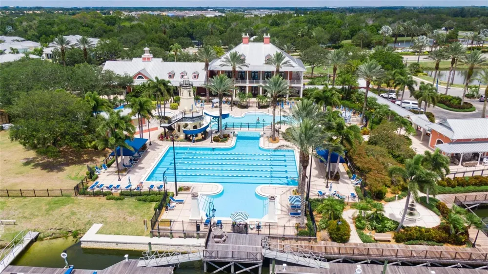 715 ISLEBAY DRIVE Apollo Beach, FL 33572
