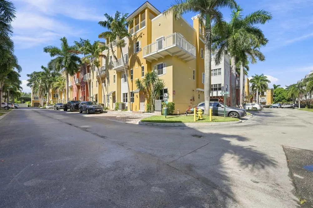 2332 Vintage Drive Lighthouse Point, FL 33064