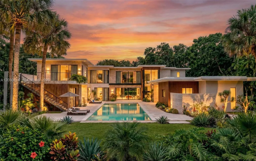 6100 W Suburban Dr Pinecrest, FL 33156