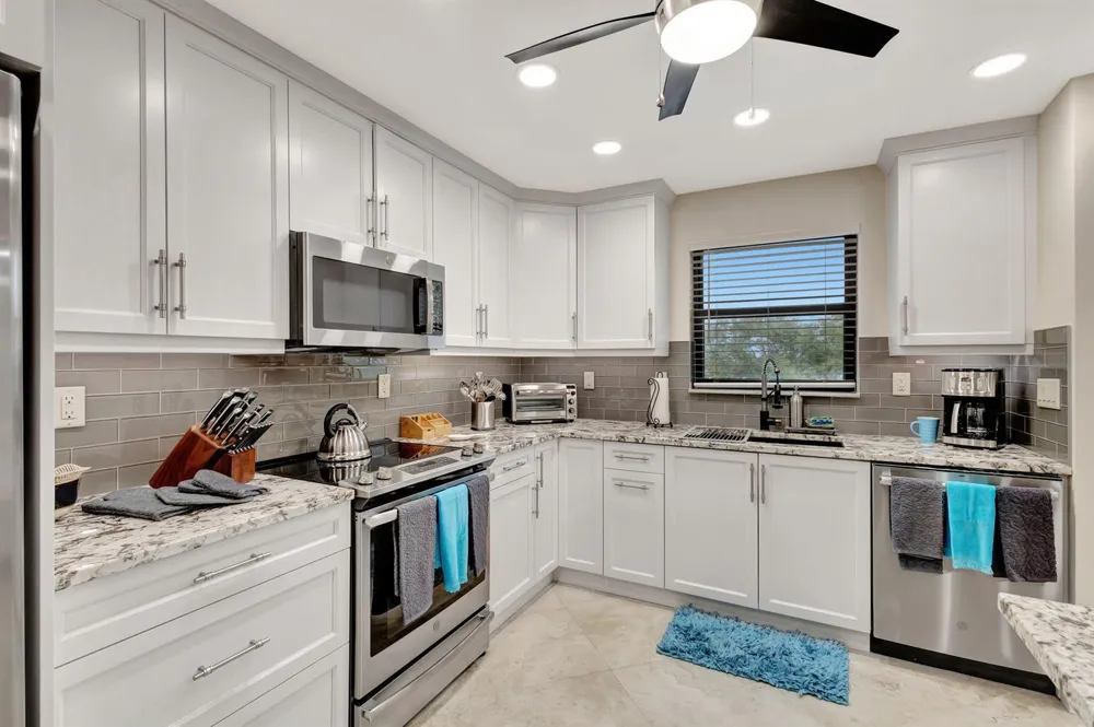 300 A1A Highway #403 O Jupiter, FL 33477