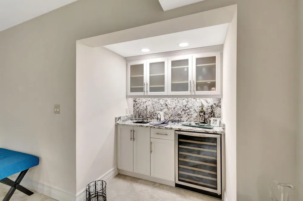 300 A1A Highway #403 O Jupiter, FL 33477