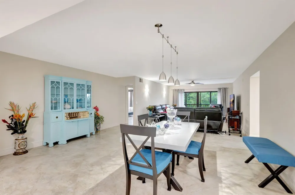300 A1A Highway #403 O Jupiter, FL 33477