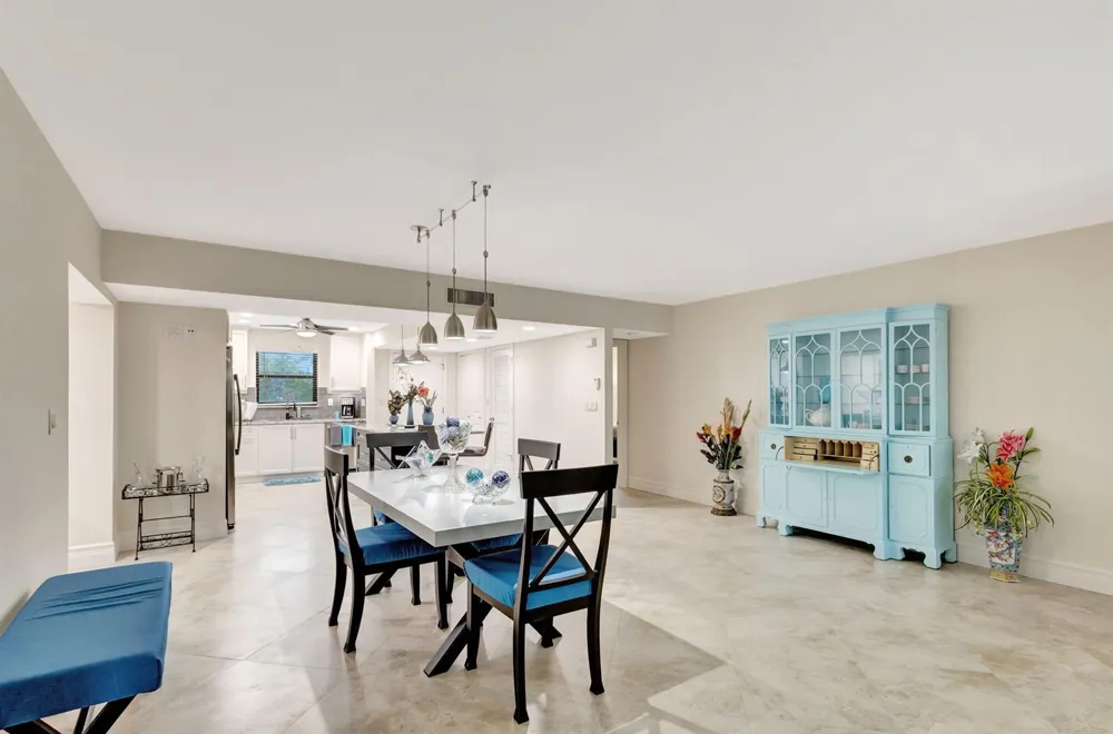 300 A1A Highway #403 O Jupiter, FL 33477
