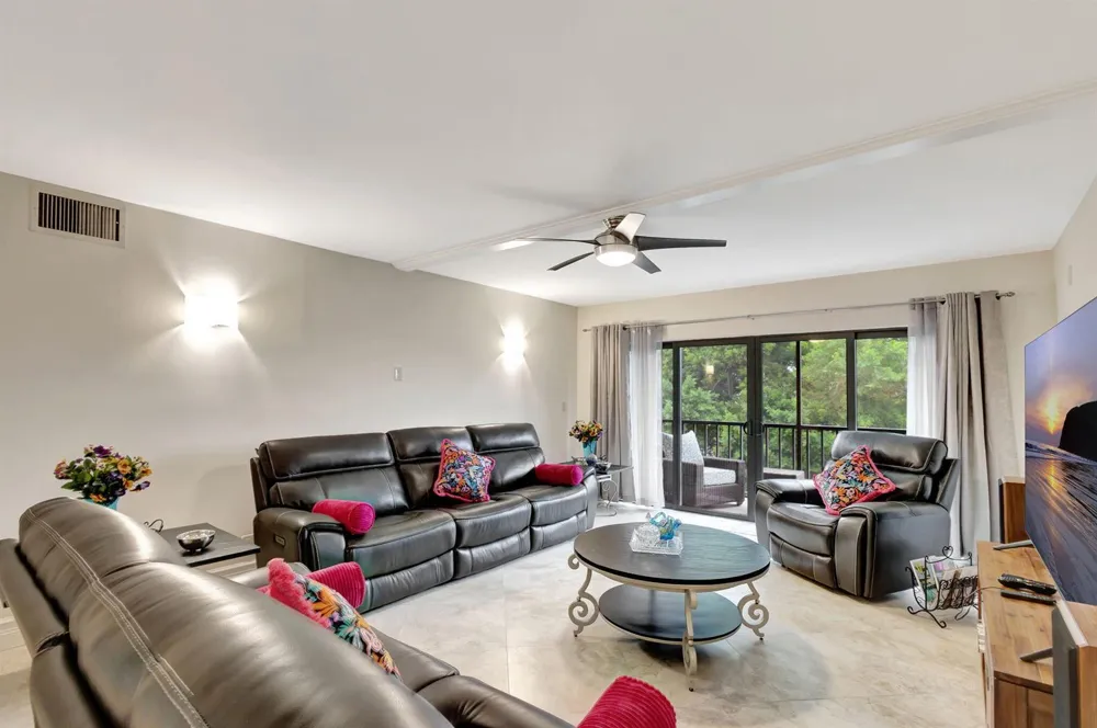 300 A1A Highway #403 O Jupiter, FL 33477