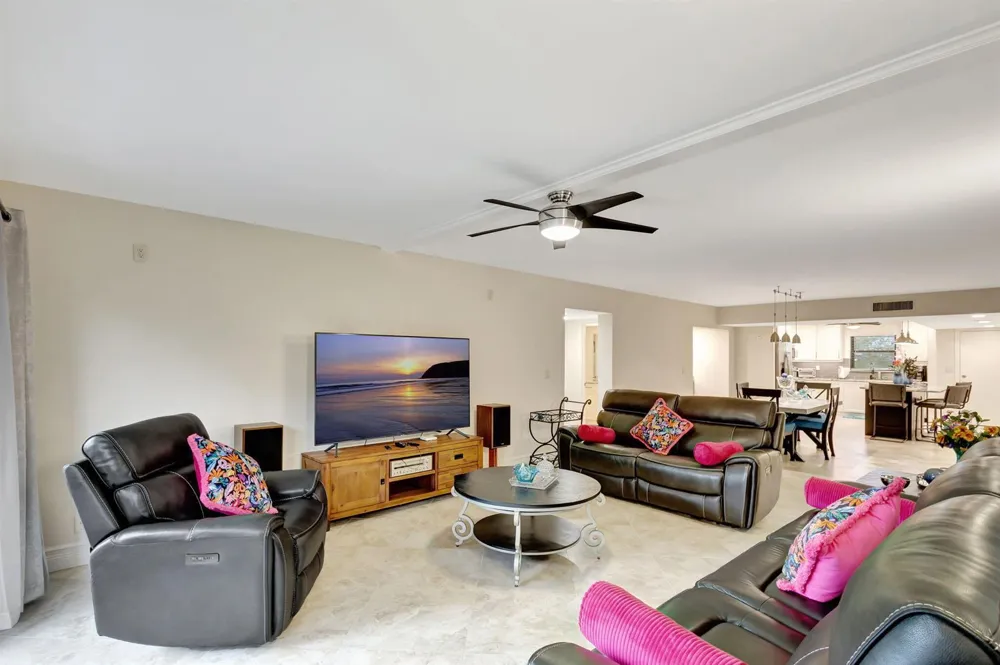 300 A1A Highway #403 O Jupiter, FL 33477