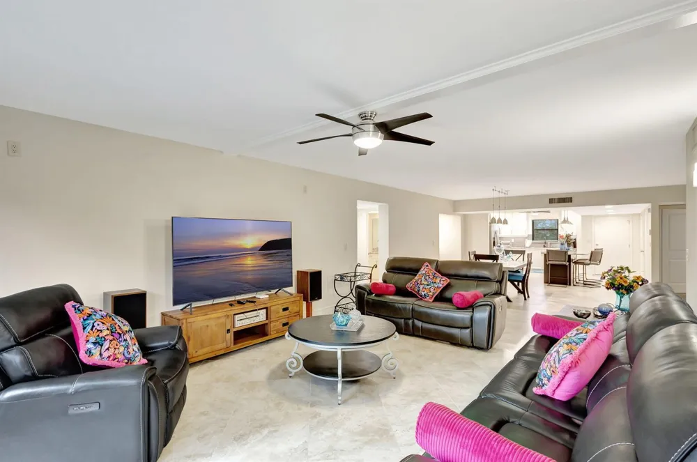 300 A1A Highway #403 O Jupiter, FL 33477