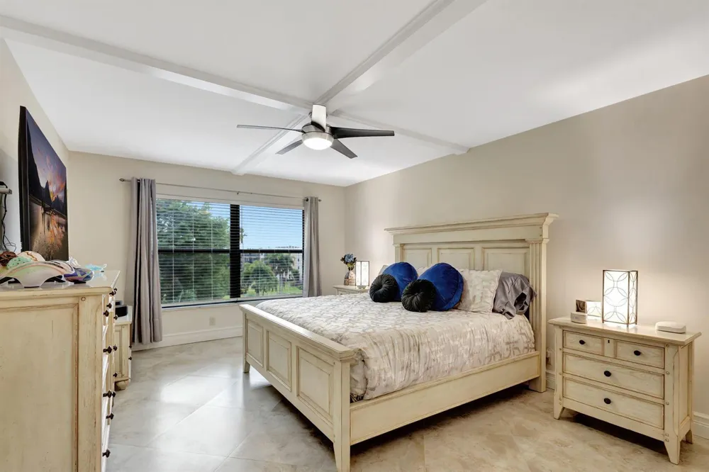 300 A1A Highway #403 O Jupiter, FL 33477